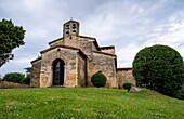 Vorromanische Kirche San Julian de los Prados in Oviedo, Asturien, Spanien.