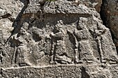 Prozession weiblicher Götter im 13. Jahrhundert v. Chr. Hethitische religiöse Felszeichnungen des hethitischen Felsenheiligtums Yazılıkaya, Kammer A, Hattusa, Bogazale, Türkei.