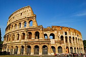 Rom, Italien, Tourist am Kolosseum.