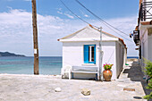 Kokkari, kleines Haus in der Altstadt am Hafen auf der Insel Samos in Griechenland