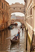 Sospiri-Brücke (Ponte dei Sospiri) (Seufzerbrücke), Venezia (Venedig), UNESCO-Weltkulturerbe, Venetien, Italien, Europa