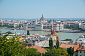 Blick auf Budapest, Donau und Parlamentsgebäude vom Burgberg, UNESCO-Weltkulturerbe, Budapest, Ungarn, Europa