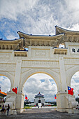 Liberty Square gate and Chiang Kai-shek Memorial Hall, Taipei, Taiwan, Asia