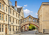 Die Seufzerbrücke (Hertford Bridge), New College Lane, Universität Oxford, Oxford, Oxfordshire, England, Vereinigtes Königreich, Europa