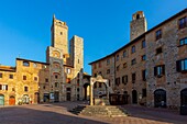 Piazza della Cisterna, San Gimignano, UNESCO-Weltkulturerbe, Siena, Toskana, Italien, Europa
