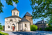 View of Matthias Chapel and Oberburg in Kobern-Gondorf, Moselle, Rhineland-Palatinate, Germany, Europe