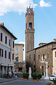 Altstadt und Glockenturm von Montalcino, Provinz Siena, Toskana, Italien