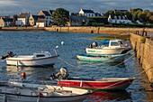 Kleiner Fischerhafen vor der Insel Saint-Cado, Belz, Morbihan, Bretagne, Frankreich
