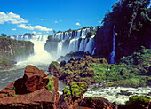 Argentinien, Provinz Misiones, Iguacu-Nationalpark, Blick auf die Iguacu-Fälle