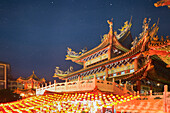 Malaysia, Kuala Lumpur, chinesische Laternen zeigen im Thean-Hou-Tempel für das chinesische Neujahrsfest an