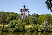 Kirche und Garten des Klosters Curchi, Curchi, Moldawien, Europa