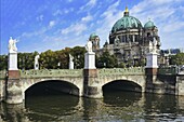 Berlin Cathedral and Schloss bridge, UNESCO World Heritage Site, Museum Island, Unter den Linden, Berlin, Germany, Europe