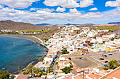 Erhöhte Ansicht der Küstenstadt Las Playitas, Fuerteventura, Kanarische Inseln, Spanien, Atlantik, Europa