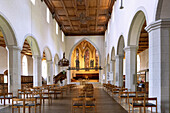 Innenraum der evangelischen Nikolaikirche in Isny im Westallgäu in Baden-Württemberg in Deutschland