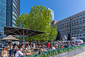View of alfresco eating in Canary Wharf, Docklands, London, England, United Kingdom, Europe