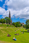 View of East Princes Street Gardens and Scott Monument, Edinburgh, Scotland, United Kingdom, Europe