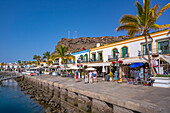 View of harbour and colourful buildings along the promenade in the old town, Puerto de Mogan, Gran Canaria, Canary Islands, Spain, Atlantic, Europe