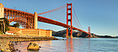 Golden Gate Bridge bei Sonnenaufgang, San Francisco Bay, Kalifornien, Vereinigte Staaten von Amerika, Nordamerika