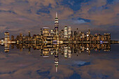 Blick von Jersey City auf Lower Manhattan mit dem One World Trade Center, New York City, New York State, Vereinigte Staaten von Amerika, Nordamerika