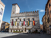 Piazza del Popolo, dem Hauptplatz der Stadt, Todi, Umbrien, Italien, Europa