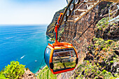 Seilbahn hinunter die steile Schlucht hinunter zum Meer, Camara de Lobos, Insel Madeira, Portugal, Atlantik, Europa