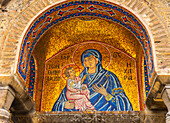 Mosaik Maria und Christus. Eingang der Kirche Agios Theodoroi, Athen, Griechenland. Die Kirche stammt aus dem Jahr 1065 n. Chr