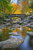 USA, Oregon, Ashland, Lithia Park. Autumn reflections in Ashland Creek