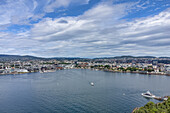 Blick von oben auf den Hafen von Oslo, Norwegen.