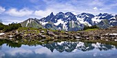 Gugger See, dahinter Zentraler Hauptkamm der Allgäuer Alpen, Allgäu, Bayern, Deutschland, Europa