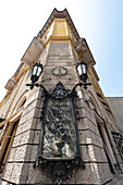 Blick auf die Fassade der Farmacia Serravallo in Triest, Venezien, Veneto, Friaul-Julisch Venetien, Triest, Italien, Europa