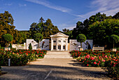 Orangerie im Rosarium des Doblhoffparks in Baden bei Wien, Niederösterreich, Österreich