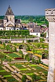 Gärten und Dorf, Chateau de Villandry, Villandry, Loiretal, Frankreich
