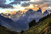 Torres del Paine Bergrücken im Süden Chiles