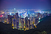 China, Hongkong. Überblick über die Stadt bei Nacht.
