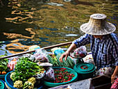 Südostasien; Thailand; Bangkok; Schwimmender Markt in Damnoen Saduak, Thailand