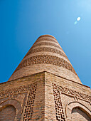 Burana-Turm, ein ehemaliges Minarett und Wahrzeichen Kirgisistans. Balasagun, eine alte Stadt des Kara-Khanid-Khanats, UNESCO-Weltkulturerbe, Seidenstraße des Chang'an-Tian Shan-Korridors, Kirgisistan