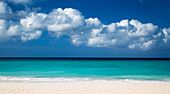 White sandy beach at Eagle Beach near Oranjestad, Aruba, West Indies