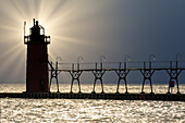 Grand Haven-Leuchtturm und Pier mit Sonnenstern, Grand Haven, Michigan