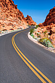 Park scenic byway, Valley of Fire State Park, Nevada, USA.