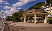 Couple on the spa promenade in Bad Ems near the Römerbrunnen and the Kurhaus, Rhineland-Palatinate, Germany