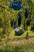 Kleine Hütte auf dem Weg Geislergruppe, Puez-Geisler, Lungiarü, Dolomiten, Italien, Europa\n
