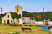 Praça Marcelo da Veiga mit Gemeindehaus in Santo António auf der Insel Príncipe in Westafrika, Sao Tomé e Príncipe