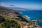 Spanien, Kanarische Inseln, Insel Teneriffa, El Sauzal, erhöhten Blick auf die Westküste und den Berg El Teide