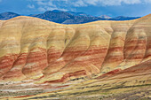 USA, Oregon, John Day Fossil Beds National Monument. Landschaft der Painted Hills Unit