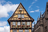 Historisches Fachwerkhaus am Marktplatz, Weltkulturerbestadt Quedlinburg, Sachsen-Anhalt, Deutschland