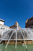 Der Brunnen auf der Piazza de Ferrari, Genua, Ligurien, Italien.