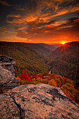 USA, West Virginia, Blackwater Falls Staatspark. Sonnenuntergang auf Berglandschaft