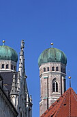 Towers of the Frauenkirche with the gable of the north facade of the New Town Hall, Munich, Upper Bavaria, Bavaria, Germany