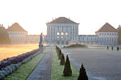 Schloss Nymphenburg, vom Schlosspark gesehen, München, Oberbayern, Bayern, Deutschland