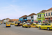 Praça de Taxi im Stadtzentrum von São Tomé auf der Insel São Tomé in Westafrika